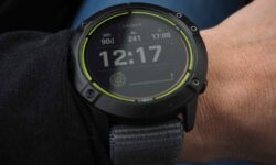 Garmin Enduro jsou GPS hodinky s výdrží pro extrémní vytrvalce